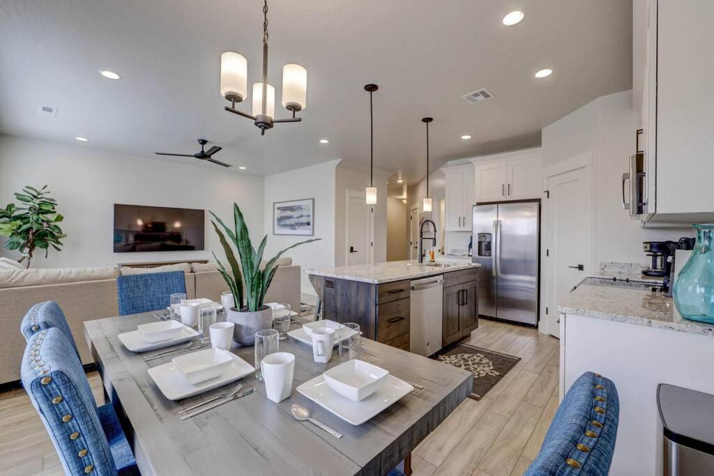 Holiday home St George, Private Hot Tub/patio, New Community